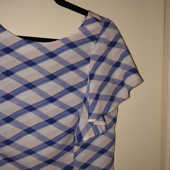 Light ruffle sleeve shirt - Picture 2 of 4